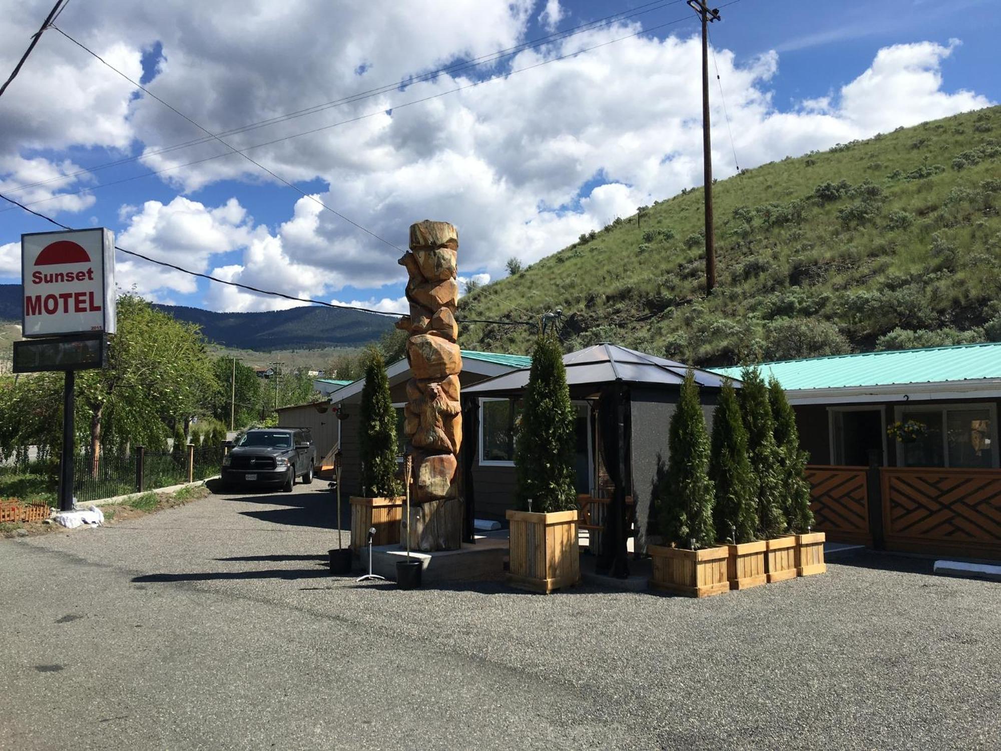 Sunset Motel Cache Creek Exterior photo