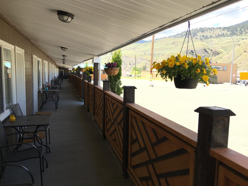 Sunset Motel Cache Creek Exterior photo