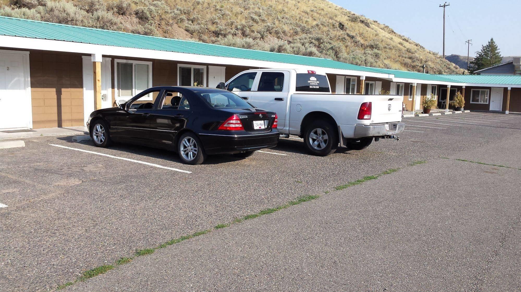 Sunset Motel Cache Creek Exterior photo